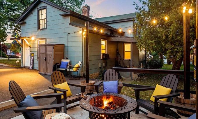 Ann Arbor House | Walk to University of Michigan Big House