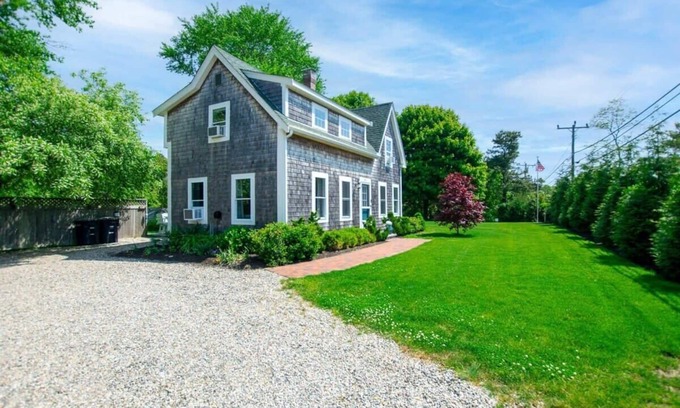 East Harwich House | Walk to Water Access to Hiking Trails!