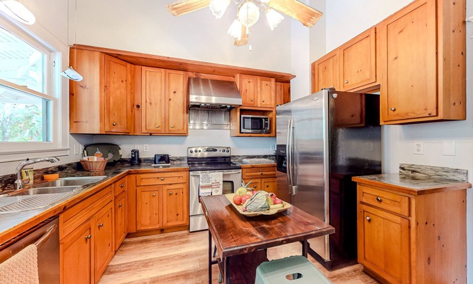 Arcadia Historic District House | Walkable, beautifully renovated historic home with lovely porches & firepit