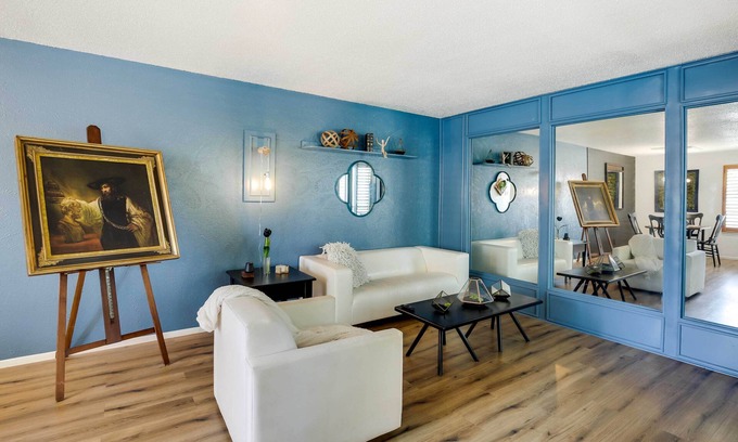 Knox - Henderson Condo | Walkable Dallas Vacation Rental w/Community Pool!