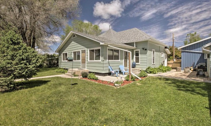 Ten Sleep House | Walkable Ten Sleep House with Patio and Sunroom!