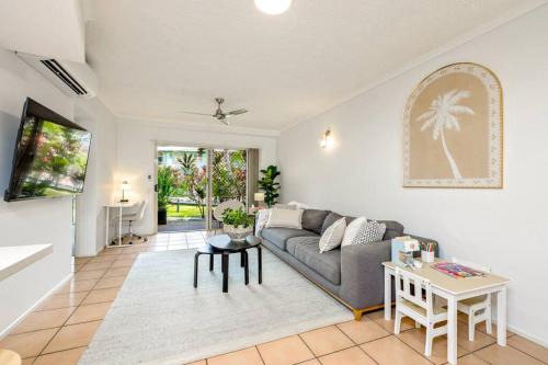 Trinity Beach Apartment | Wallaby Lane - Family Friendly! King, Double & King Single Beds