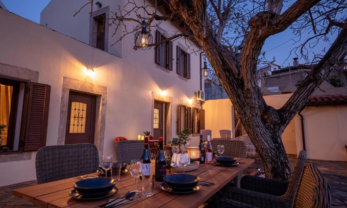 Archanes Villa | WALNUT TREE VILLA