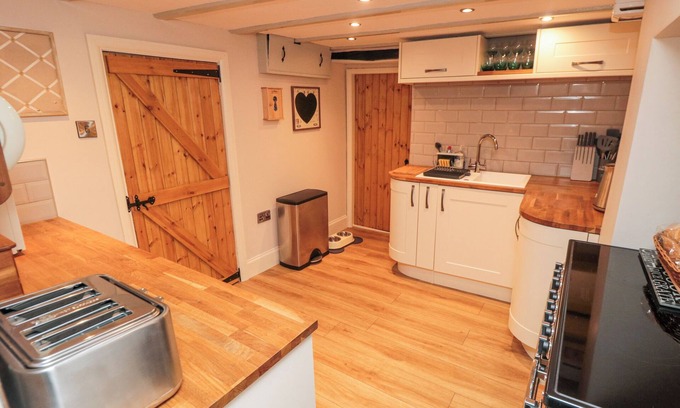 Potter Brompton Cottage | Wansbeck Cottage