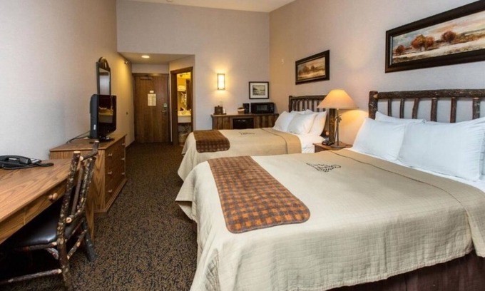 Onalaska Hotel | Warm & Welcoming Stay w/Lake Views! Perfect for All Seasons | 2 Units