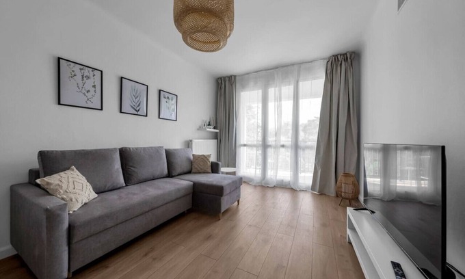 Muranow Apartment | Warsaw Downtown - Balcony & Workspace - by Rentujemy