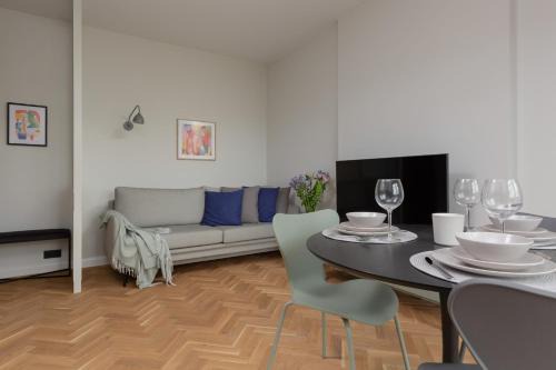 Praga Polnoc Apartment | Warszawa Bohema Szwedzka Apartment by Noclegi Renters