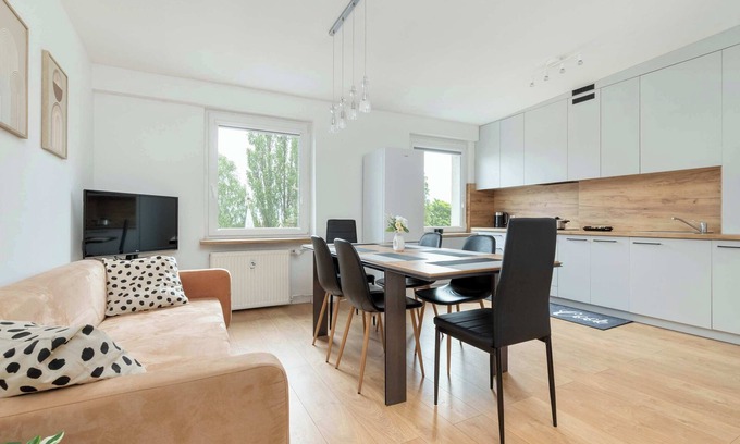 Dziaki Lesne Apartment | Warszawska 10 | Comfy Apartment| Near Centre