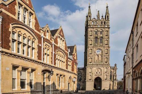 Warwick Town Centre Apartment | Warwick Post Office Apartment