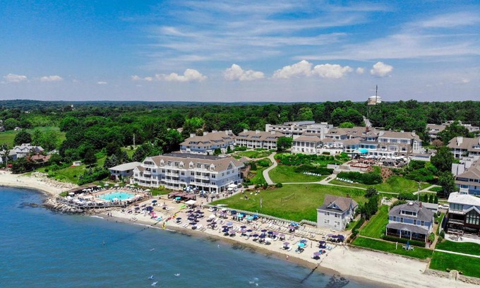 Westbrook Center Resort | Water's Edge Resort & Spa