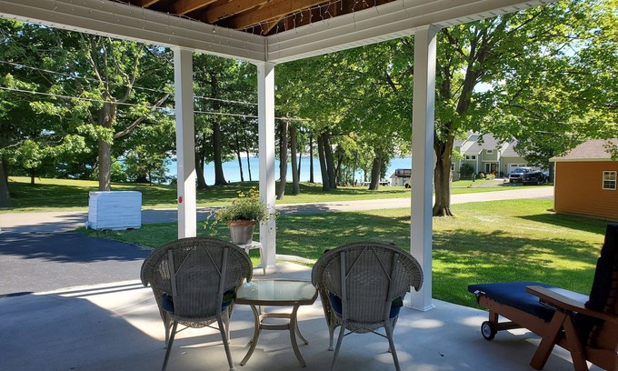 Silver Creek House | WATER VIEW HOUSE CLOSE TO LAKE ERIE