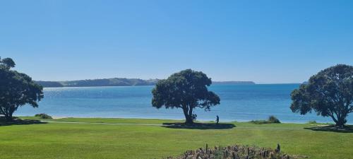 Snells Beach House | Waterfront Charm - Snells Beach Holiday Home