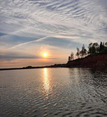 Stratford House | Waterfront Cottage beach access