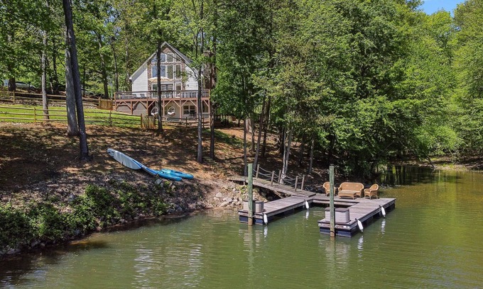 Barium Springs House | Waterfront Cottage Getaway - Private Dock/Fire pit/Kayaks/Paddleboards