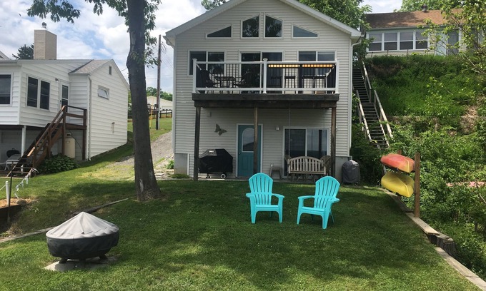 Himrod Cottage | Waterfront Cottage with Dock & Boat Lift