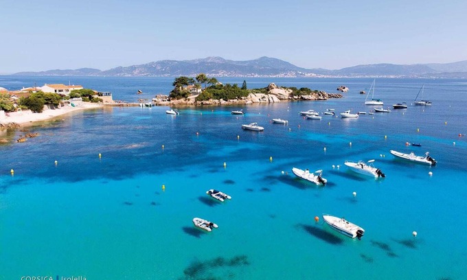 Isolella Villa | Waterfront family home on a sandy beach