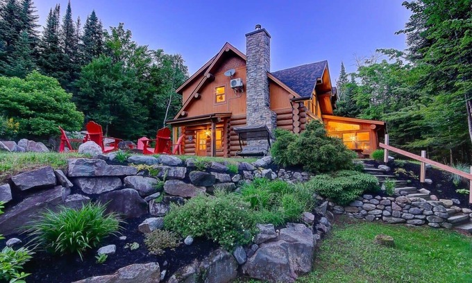 Fiddler Lake Resort Ski Chalet | Waterfront - Family, Pool & Spa