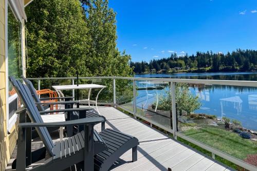 Agate House | Waterfront Retreat at Church Point