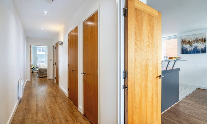 Canning Town South Apartment | WATERFRONT SERENITY- Modern 2-Bedroom Apartment Near Excel London.