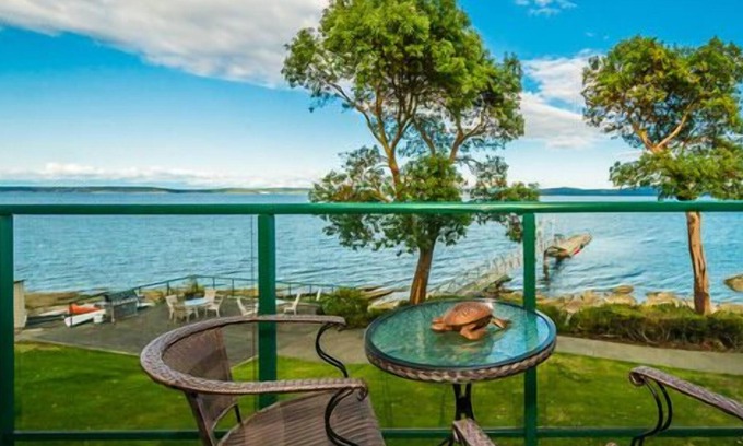 North Oyster Condo | Waterfront studio with stunning patio views!
