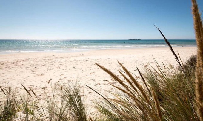Sisters Beach House | Wave crest at Sisters Beach