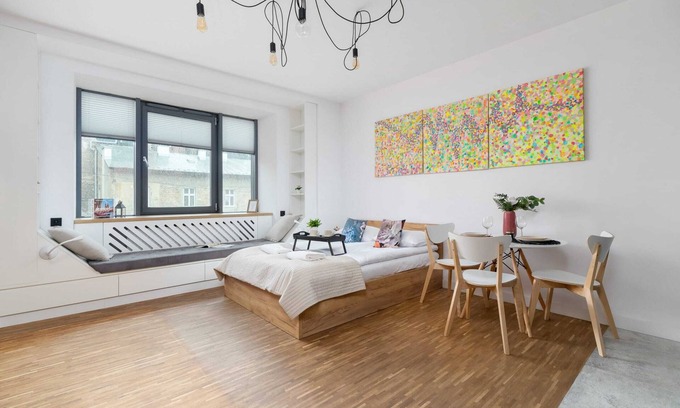 Kazimierz Apartment | Wawrzyńca 19 | Bright Studio Kraków | Remote Work