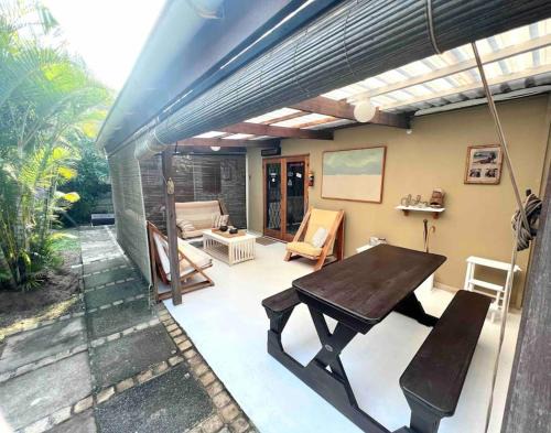 Durban North Apartment | WAZOS BEACH COTTAGE