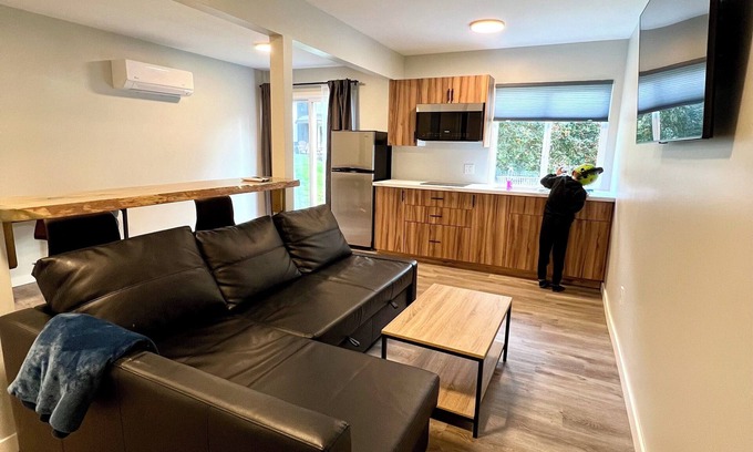 Port Alice Apartment | WC Oceanside 1 Bedroom 1 Bathroom Apartment with Patio Doors to Courtyard