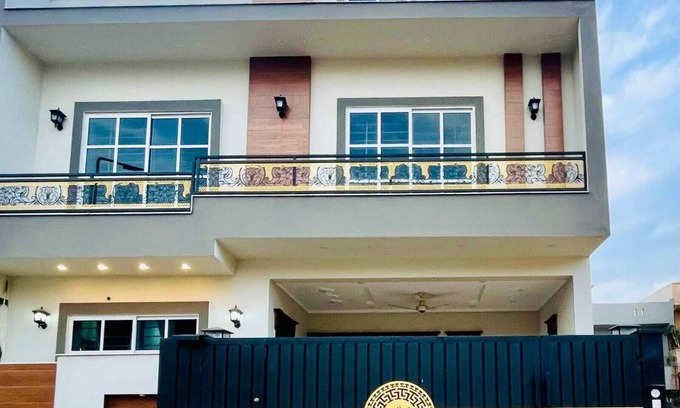 Islamabad Cabin | Welcome Lodges. Cozy 2-bedroom lodge with WiFi and AC in delightful Islamabad