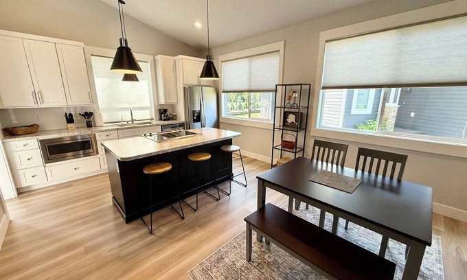 Abbott Loop House | Welcome to Alaskan Sky Haus!