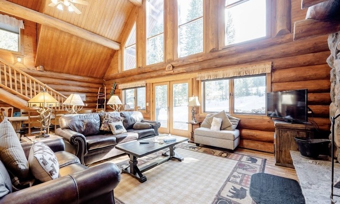 Breckenridge Park Estates Cabin | Welcome to Baldy Bear Cabin - Your Ultimate Mountain Retreat!