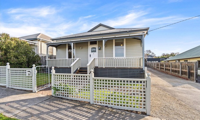 Traralgon House | Welcome To Harry's.