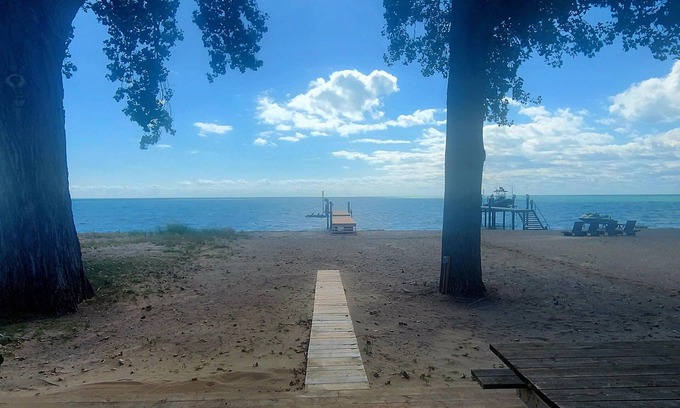 Amherstburg Cottage | .Welcome to Lakewood Moon . on a sandy beach near Amherstburg Ontario,