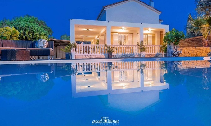 Pantokratoras Villa | Welcome to Pnoe Villa!