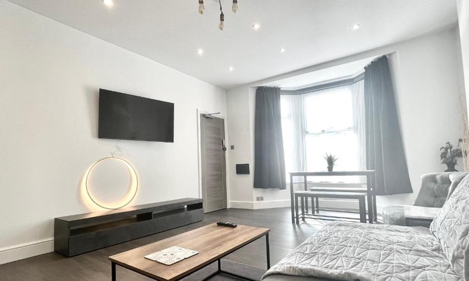 Peterborough Apartment | Welcome to Serenity Central! New Listing Discount!