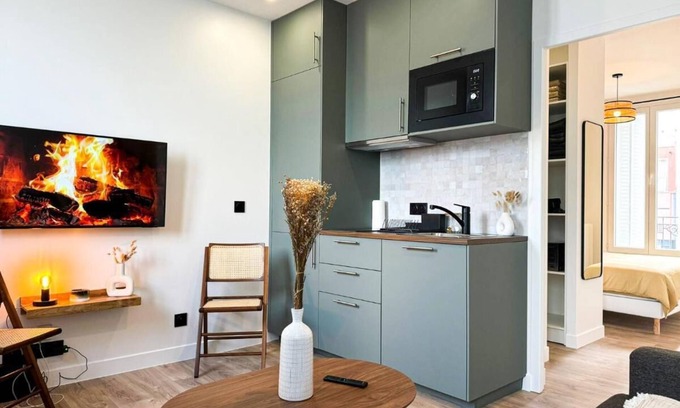 Republique–Point-du-Jour Apartment | Well-equipped apartment in a sought-after neighborhood