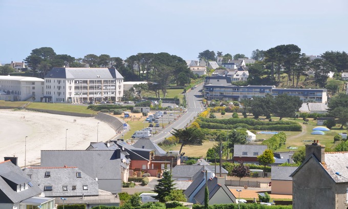 Trevou-Treguignec House | Well-equipped house with sea views
