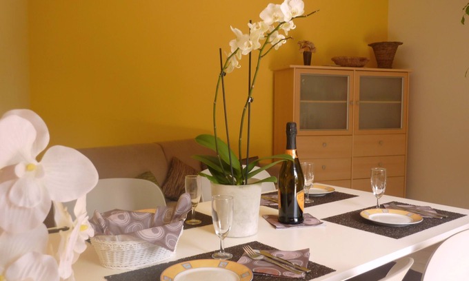 Cannobio Apartment | Well-kept FEWO covered terrace 100 mtr to the beach free parking lot