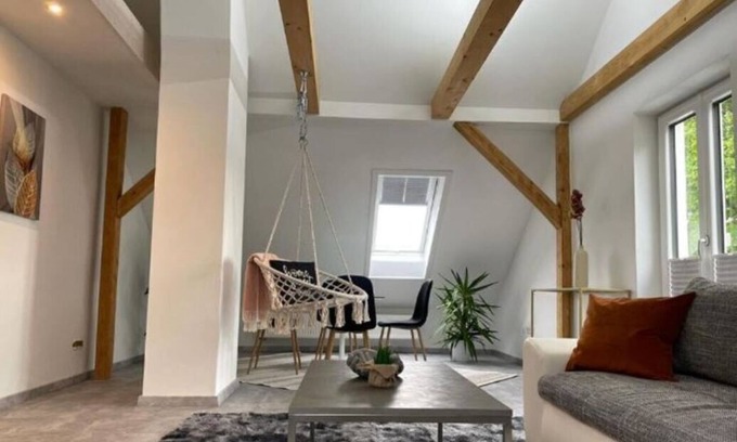 Weiden in der Oberpfalz Apartment | WEN Königsberger, Ruhige Dg-wohnung, 2 Schlafzimmer, Parkplatz, Zentral