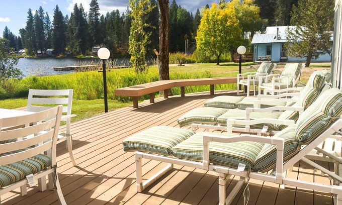 Newport Cabin | West End Sacheen Beauty! On The Water, Outstanding Views, Amazing Deck And Lawn