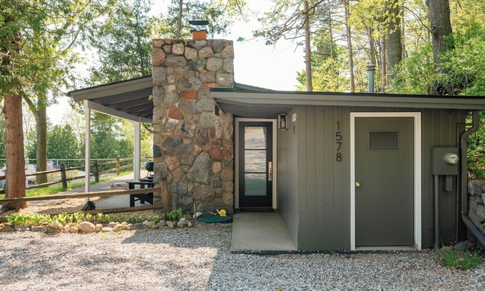 Lake Township Apartment | West Hill Apartment #1 at Chimney Corners Resort