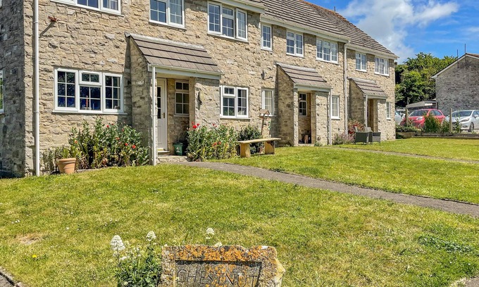 West Lulworth Cottage | WEST LULWORTH APARTMENT, pet friendly in West Lulworth