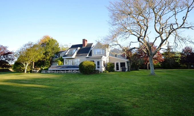 Adamsville House | Westport MA BOOK NOW Winter rental 4 bdrm close to Bristol/Newport RI, Boston MA
