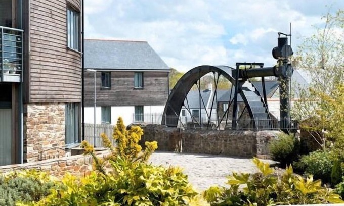 Charlestown Apartment | Wheel Water Collections