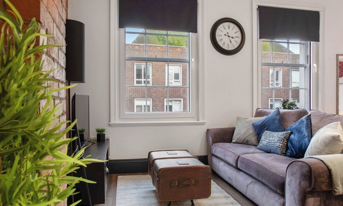 Worcester Apartment | WhiskAwayStays No. 58 Studio No 4