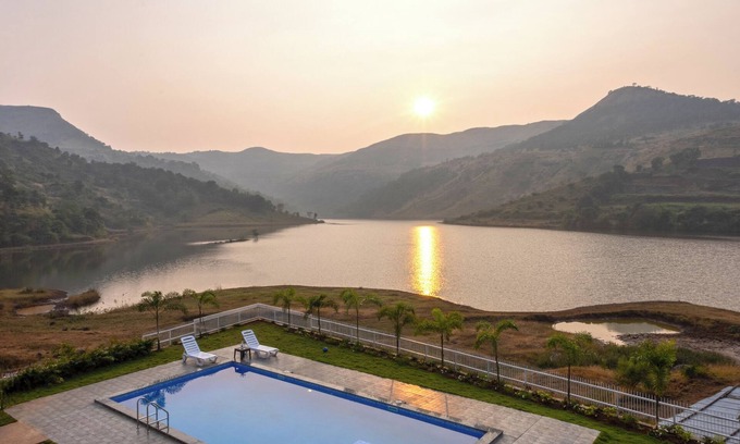 Igatpuri Villa | Whispering Vale, Igatpuri by Ebony Stays | Luxury 5BHK with Pool & Mountain View