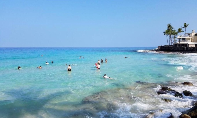 Kahaluu Bay Condo | White Sands Village Oceanfront