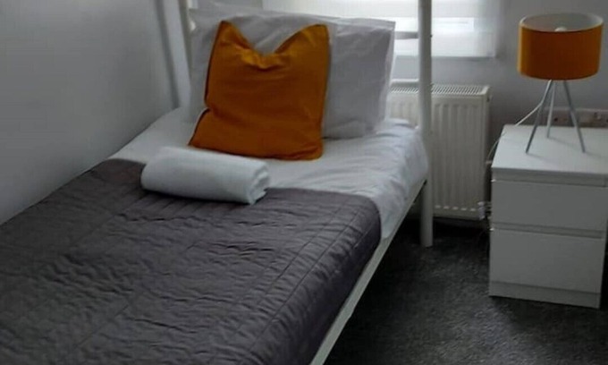 Little Holland House | White Shelf West Dartford