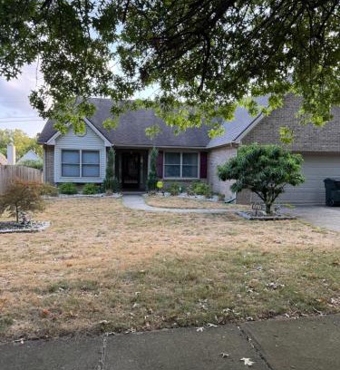 Lexington House | Whitfield Manor