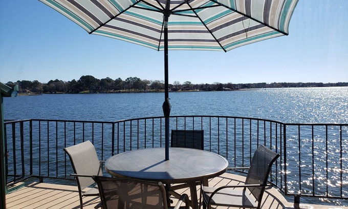 Seven Coves Condo | "Wickie's Wharf " Condo on lake Conroe